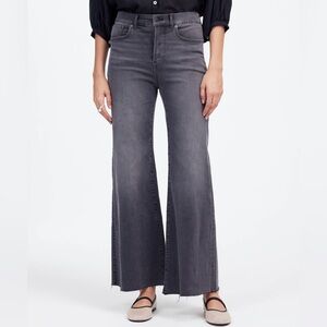 Madewell Flares Wide Leg Crop Jeans. Worn Twice. Size 30. Black Chasm Stretch